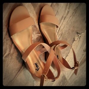 Finoni Tan wedge sandals size 8
